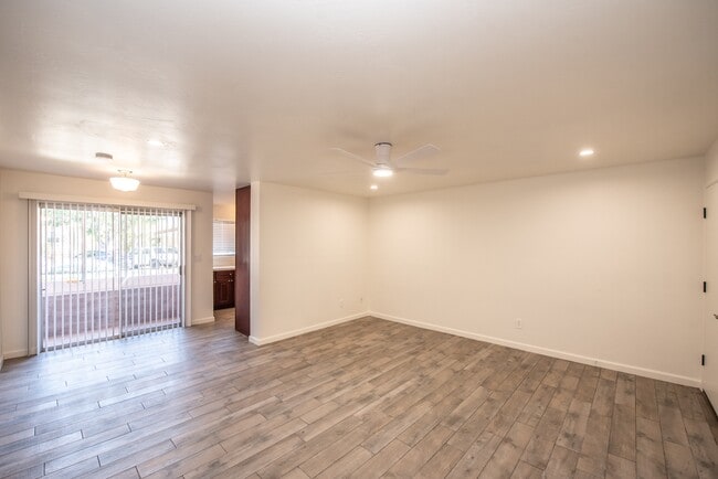 Photo - 930 B Ave