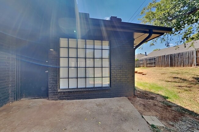 12013 Sylvester Dr