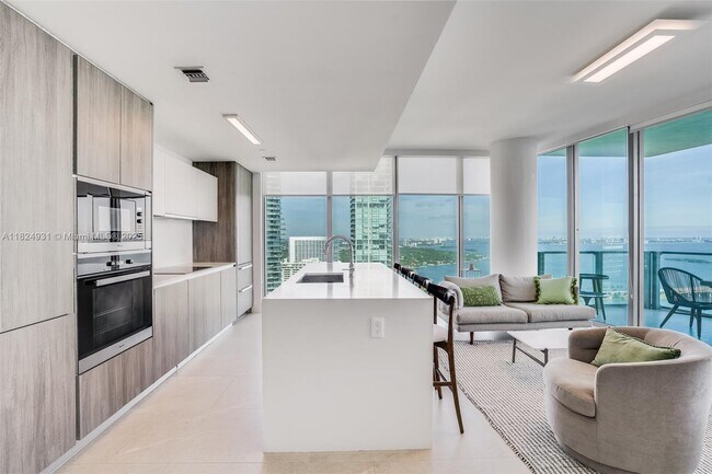 Photo - 2900 NE 7th Ave