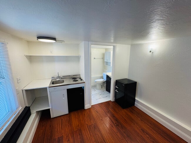 Photo - 754 Slater St Unit C