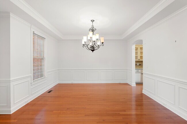 Photo - 1610 Twin Square Way