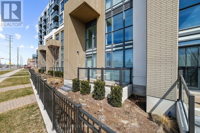 Photo - 509 Dundas St W Unit 107