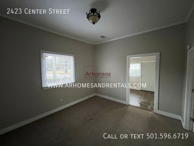 Photo - 2423 Center St