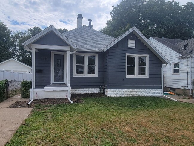 Building Photo - Modern Living 2/1 Newly Remodeled Peoria H... Rental