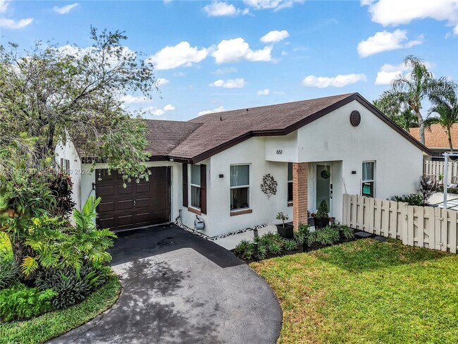 Photo - 651 Shiloh Terrace