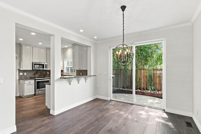 Photo - 136 Creekside Village Dr