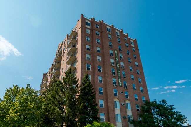 Building Photo - Kenwood Gables Rental