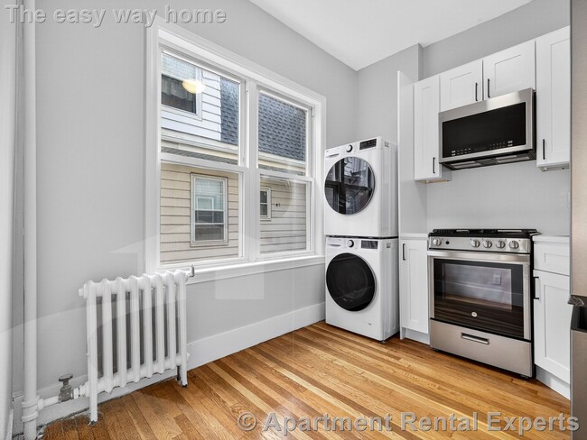 Building Photo - 1576 Cambridge St Unit #2F