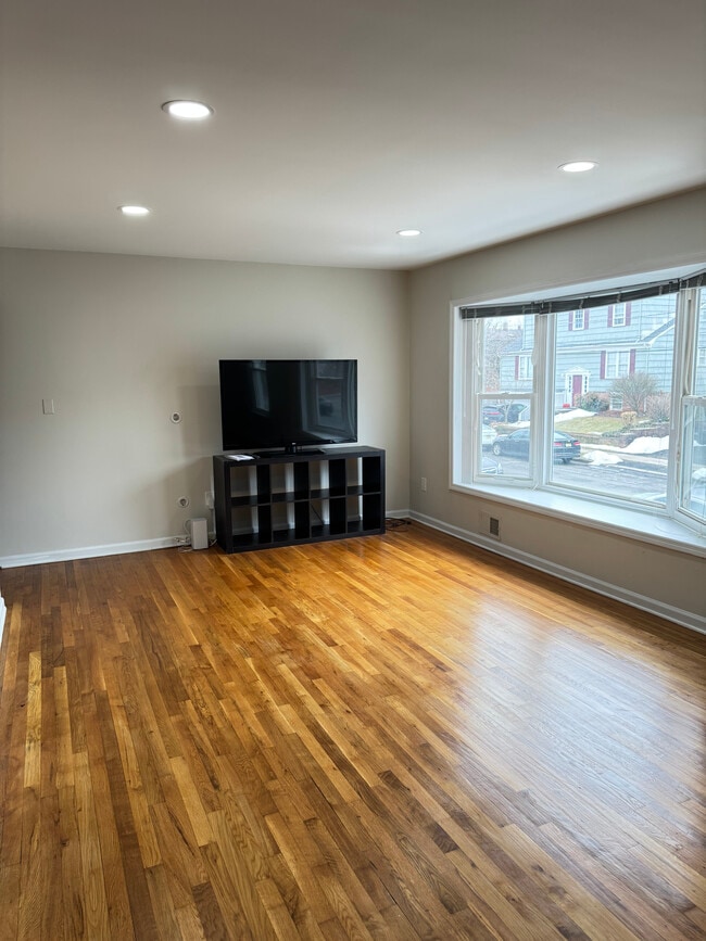 Photo - 2 Andrew Ct Unit 1