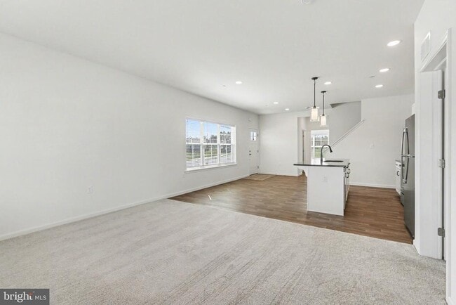 Photo - 7884 Oakbrook Dr