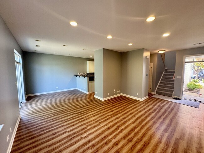 Photo - 423 Acushnet St