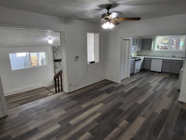 Photo - 2 Bedroom, 1 Bathroom - North of the Hospital