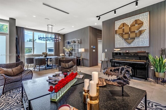 Photo - 285 W Mashta Dr