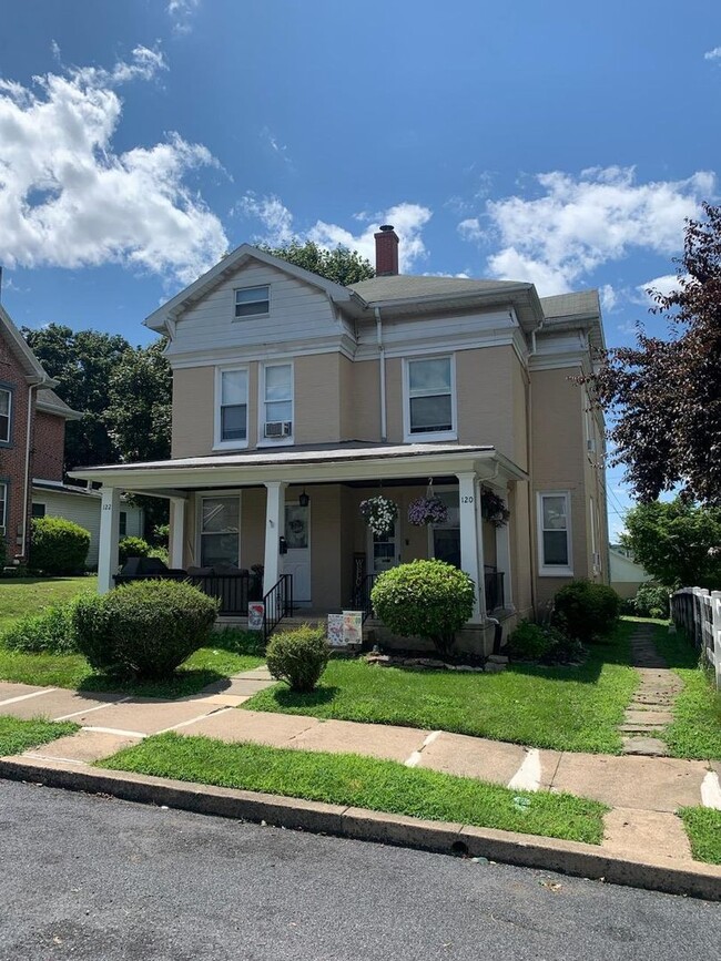 Building Photo - Spruce Street 120/122 S. Unit 122 Rental