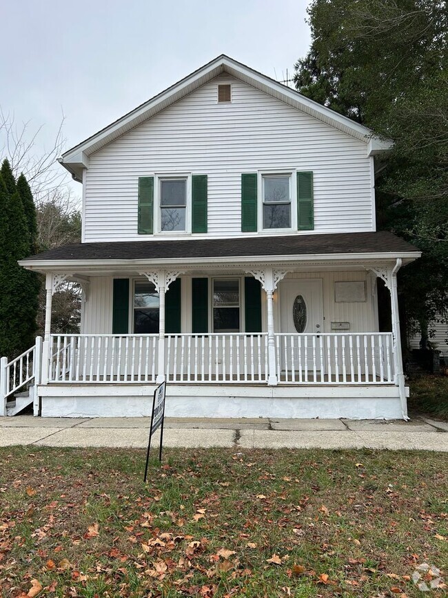 Building Photo - Newly Renovated - 4 Bedroom 1.5 Bath Singl... Rental