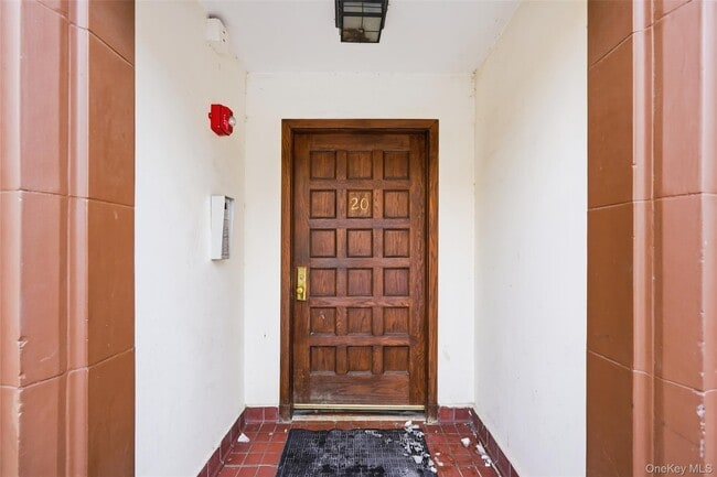 Photo - 220-20 Garth Rd Unidad 205