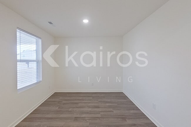 Photo - 7005 Peppermill Way