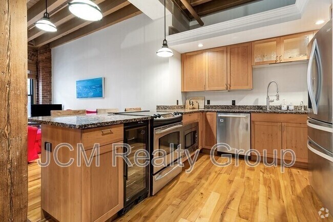 Building Photo - 111 Beach St Unit 3D / 3rd Floor Rental