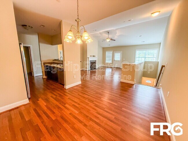 Photo - 1921 Covengton Way