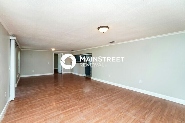 Photo - 3 Bedroom Pet-Friendly Home in Port Richey, FL with Main Street Renewal