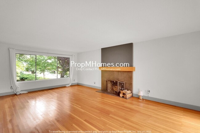 Photo - Sleek + Stylish Four Bedroom Escape in Palisades! DEPOSIT SPECIAL