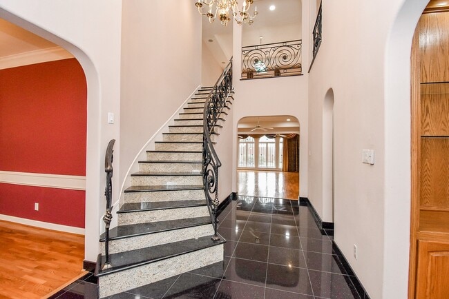 Photo - 3015 Bonnebridge Way Blvd