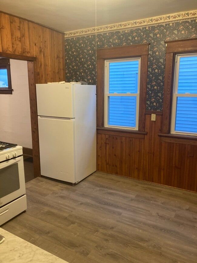 Photo - 1436 E 9th St Unit 2