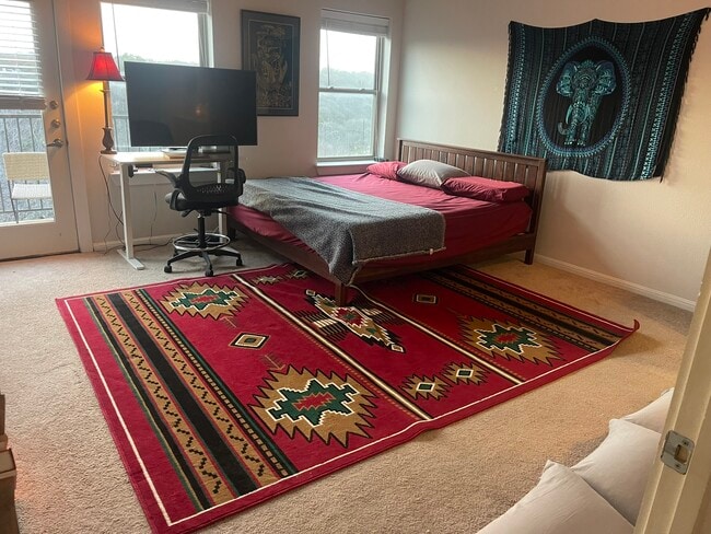 Master Bed 227 sqft - 2708 San Pedro St Unit 204