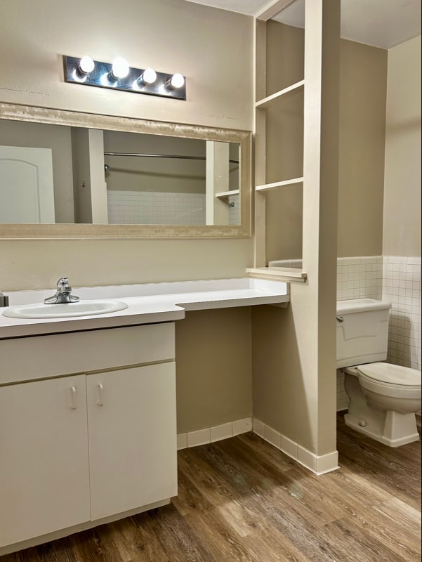 Photo - 426 N Fox Hills Dr