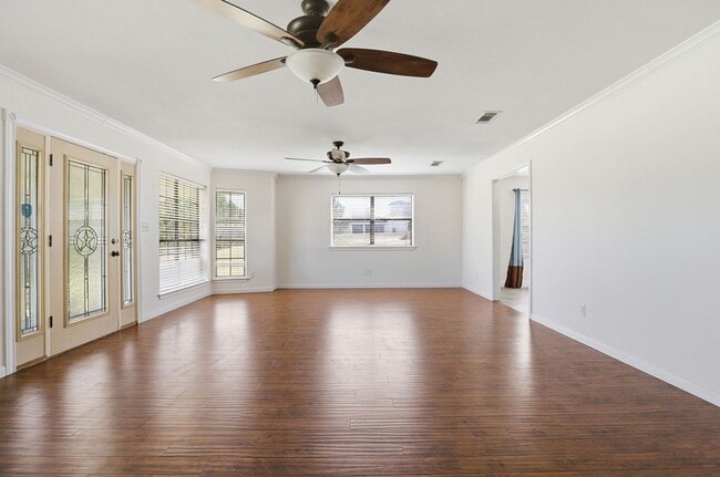 Photo - 128 Skyview Terrace