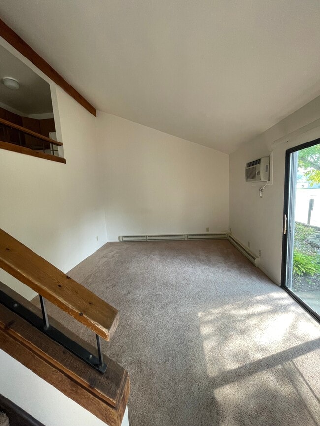 2 Bed 1 Bath Private Entry