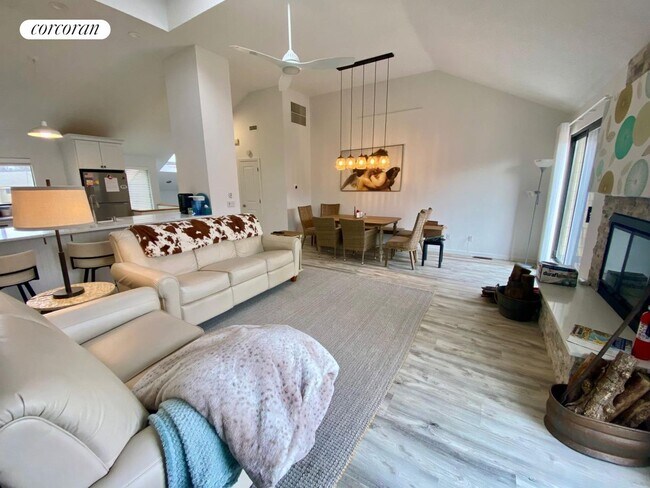 Photo - 52 Fairway Pl