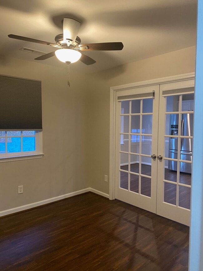 Photo - 815 Meadowstone Dr