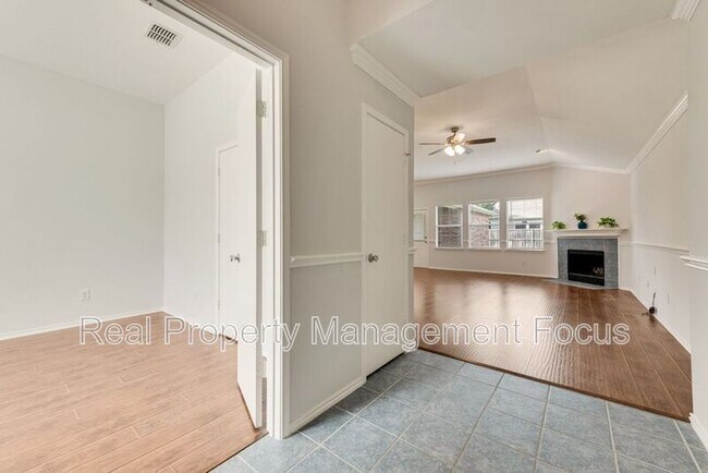 Photo - 1004 Trickham Dr