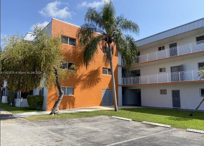 Photo - 11307 SW 200th St Unidad 305-B Rental