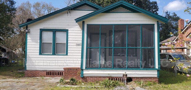 Building Photo - 742 Ontario St