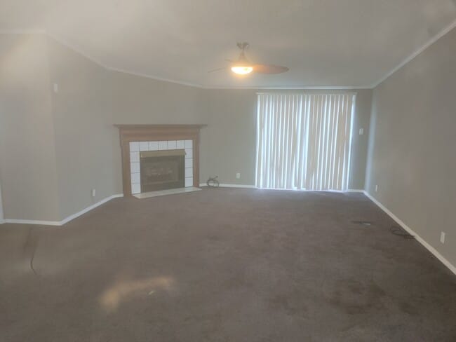 Photo - 128 Kelley Rd W