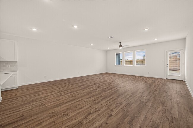 Photo - 3527 Lovebird Ln
