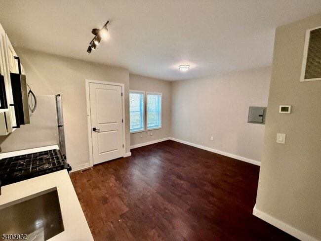 Photo - 196 Spring St Unit 1