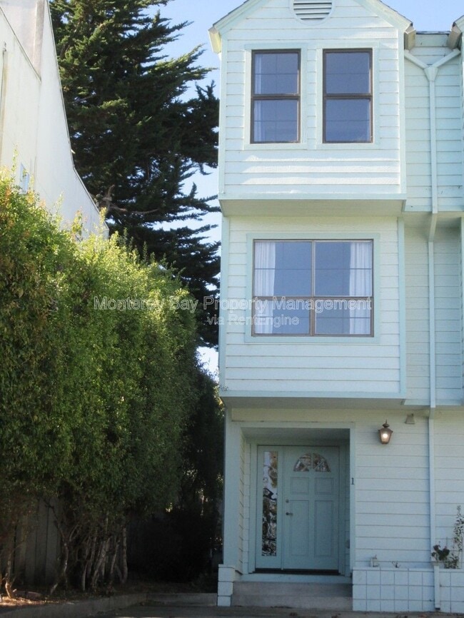 Building Photo - 363 Spencer St Unit 1