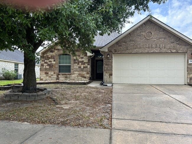 Building Photo - 25111 Country Gate Dr