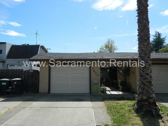 Building Photo - 2bd/1ba Duplex with Garage near American R... Rental