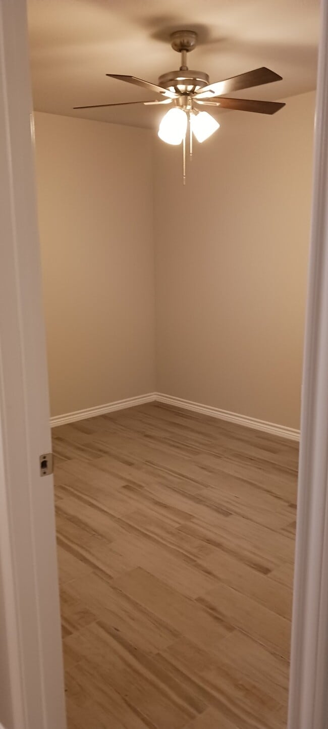 Photo - 2611 Leroy Ln