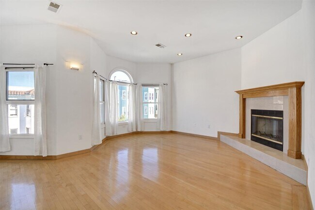 Photo - 671 Greenwich St Apartment Unit 671