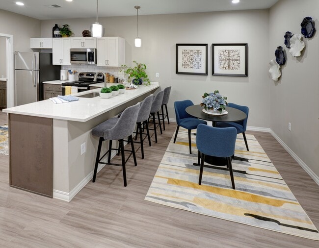2 Bedroom Dining