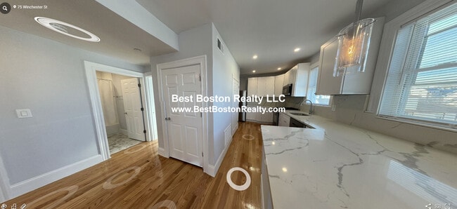 Photo - 75 Winchester St Unit 3