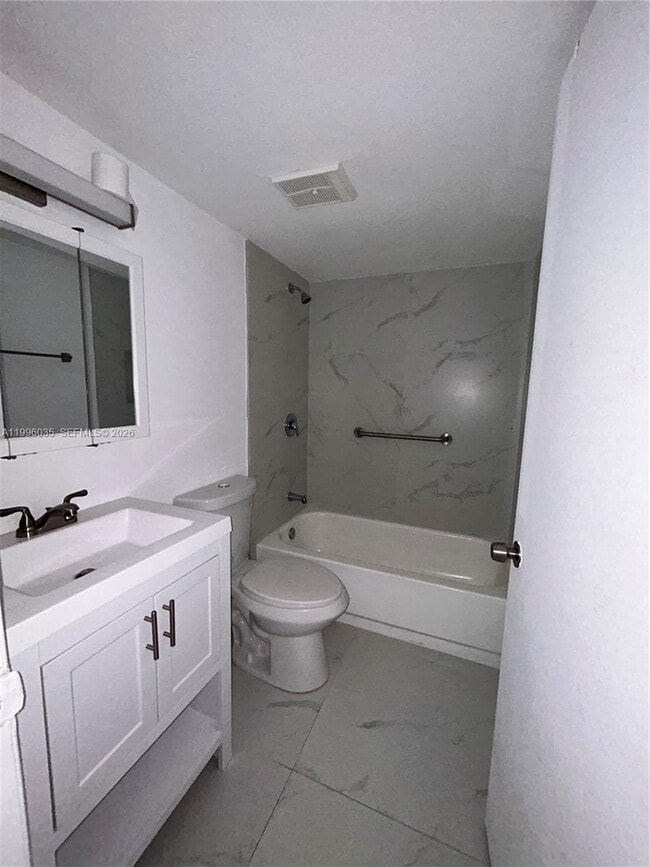 Photo - 1720 NW N River Dr Unit 203