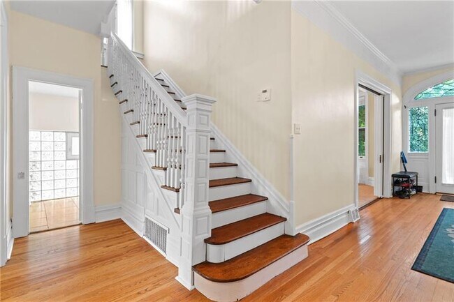 Photo - 1084 Shady Ave