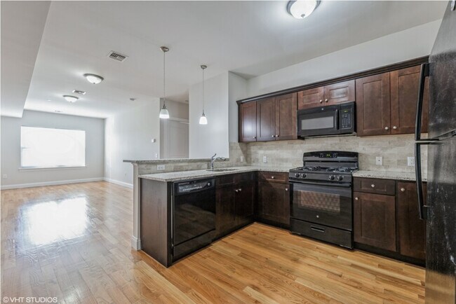Kitchen - 134 Franklin Ave