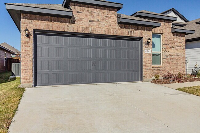 Photo - "Beautiful 3-Bedroom 2-Bath Oasis in Forney, TX: Spacious Living!"